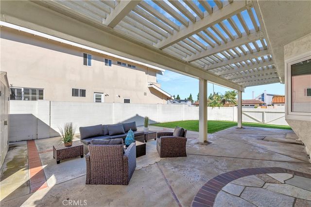 19201 Sherborne Lane, Huntington Beach, CA 92646