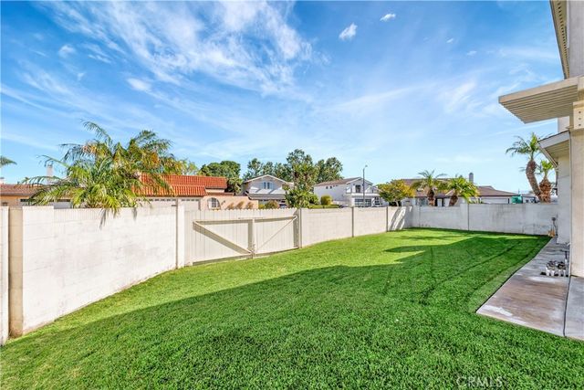 19201 Sherborne Lane, Huntington Beach, CA 92646