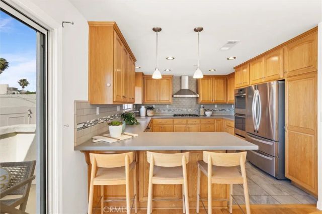 2405 Vanderbilt Lane C, Redondo Beach, CA 90278