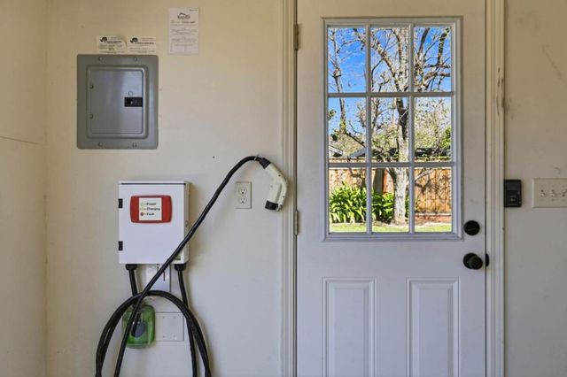 216 Douglane Avenue, Santa Clara, CA 95050