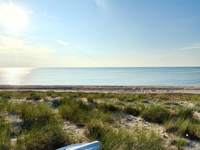 588 E Long Beach Road, Nissequogue, NY 11780