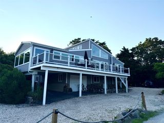 588 E Long Beach Road, Nissequogue, NY 11780