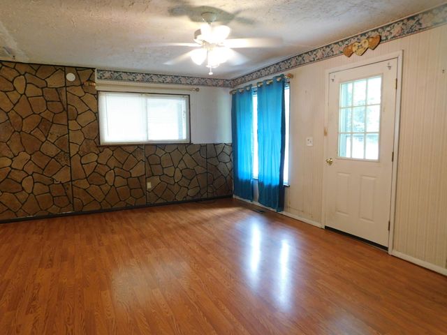 14 Day Hollow Road, Bledsoe, KY 40810