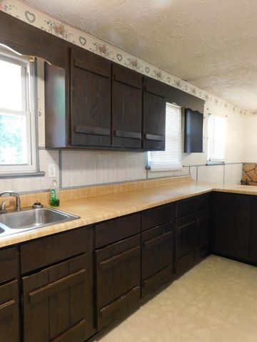 14 Day Hollow Road, Bledsoe, KY 40810