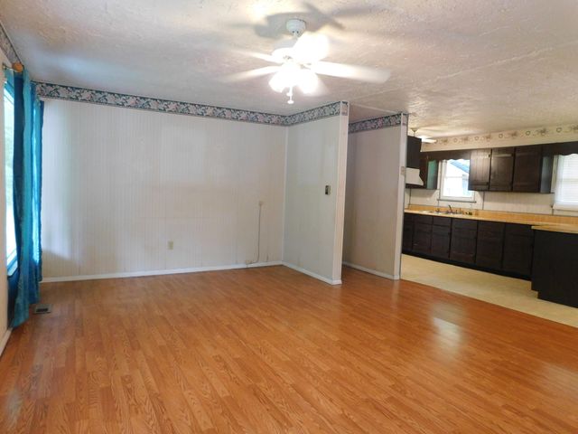 14 Day Hollow Road, Bledsoe, KY 40810