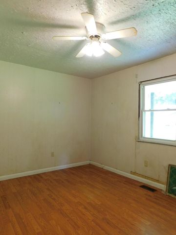 14 Day Hollow Road, Bledsoe, KY 40810