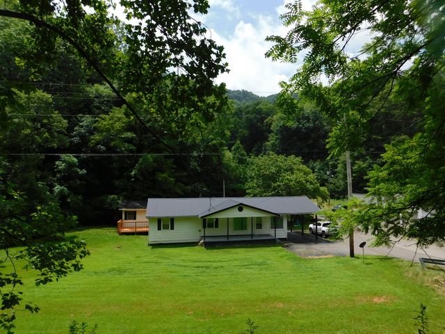 14 Day Hollow Road, Bledsoe, KY 40810