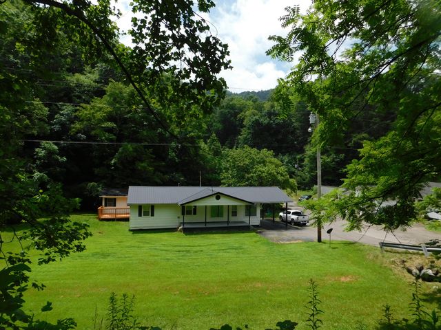 14 Day Hollow Road, Bledsoe, KY 40810