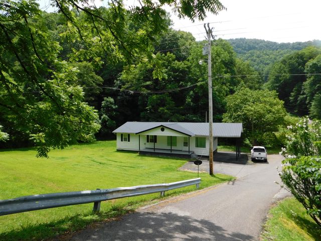 14 Day Hollow Road, Bledsoe, KY 40810