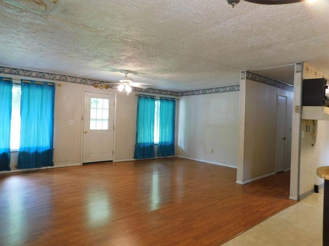 14 Day Hollow Road, Bledsoe, KY 40810