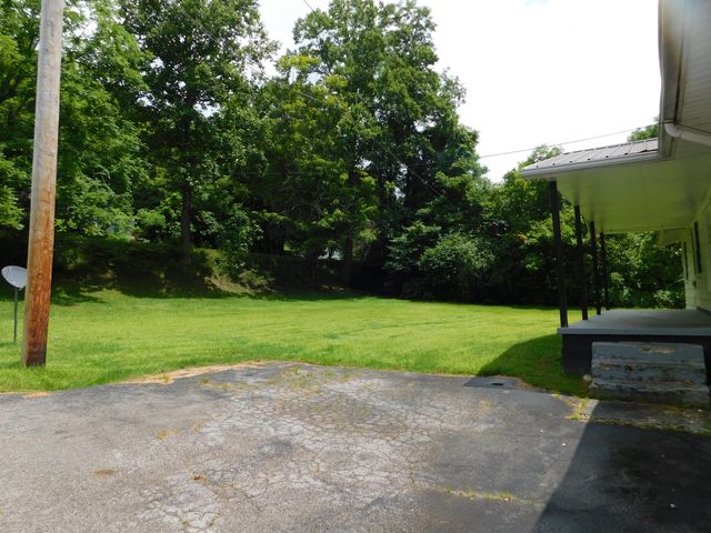 14 Day Hollow Road, Bledsoe, KY 40810