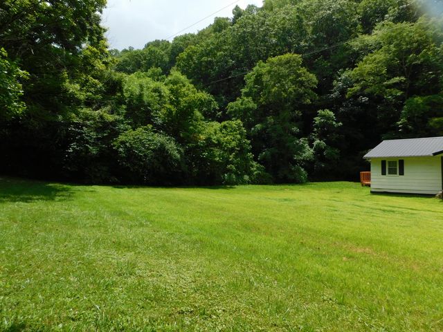14 Day Hollow Road, Bledsoe, KY 40810