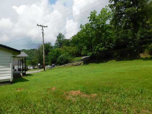 14 Day Hollow Road, Bledsoe, KY 40810