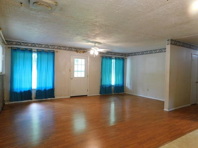 14 Day Hollow Road, Bledsoe, KY 40810