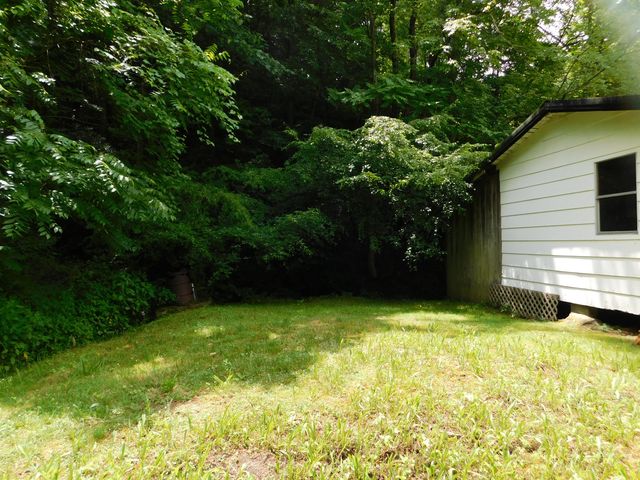 14 Day Hollow Road, Bledsoe, KY 40810