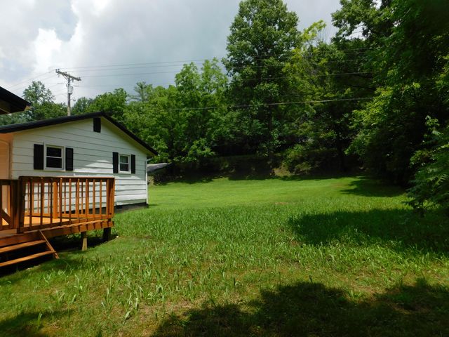 14 Day Hollow Road, Bledsoe, KY 40810