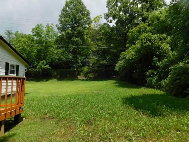 14 Day Hollow Road, Bledsoe, KY 40810