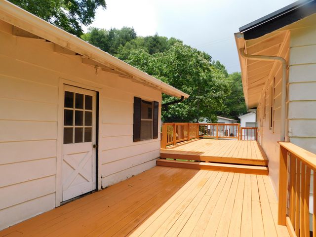 14 Day Hollow Road, Bledsoe, KY 40810