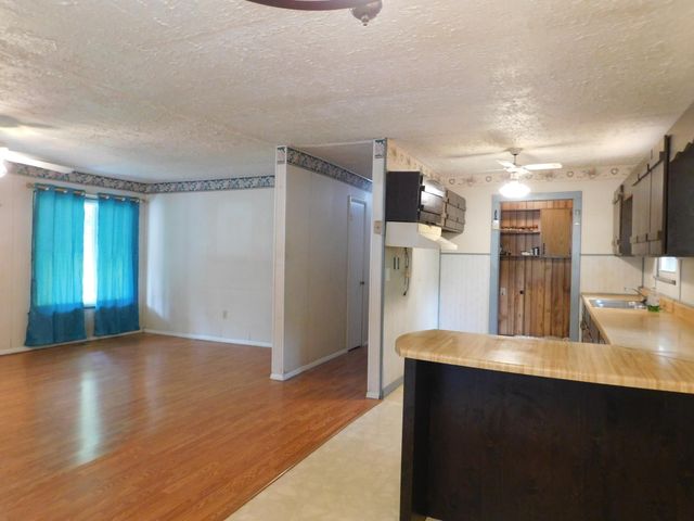 14 Day Hollow Road, Bledsoe, KY 40810