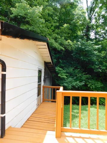 14 Day Hollow Road, Bledsoe, KY 40810