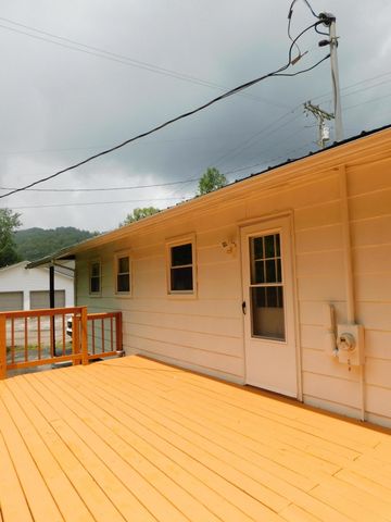 14 Day Hollow Road, Bledsoe, KY 40810