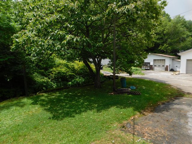 14 Day Hollow Road, Bledsoe, KY 40810