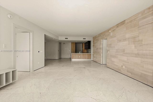 200 Biscayne Boulevard Way 5104, Miami, FL 33131