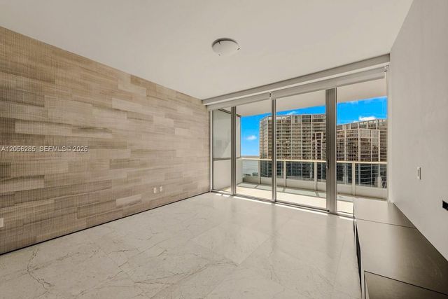 200 Biscayne Boulevard Way 5104, Miami, FL 33131