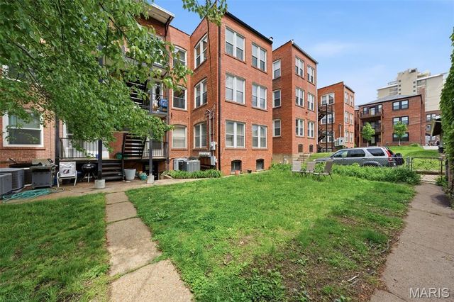6306 Southwood Avenue 3E, Clayton, MO 63105