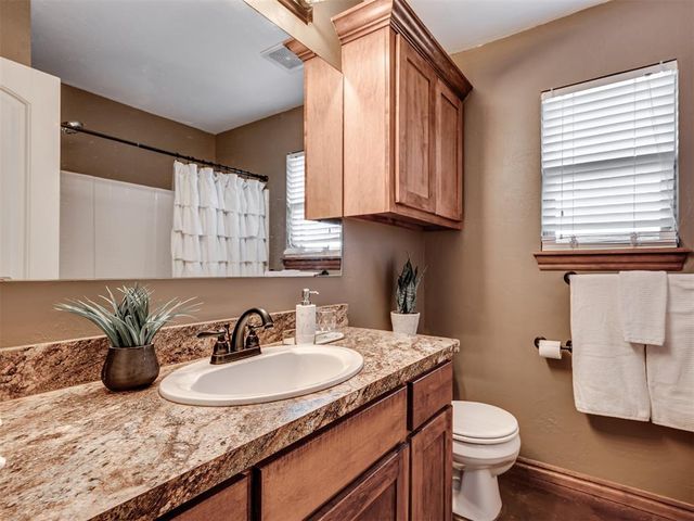725 SW 12th Street, Moore, OK 73160