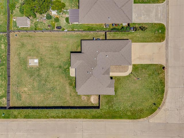 725 SW 12th Street, Moore, OK 73160
