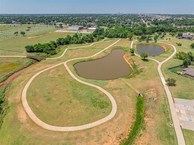 725 SW 12th Street, Moore, OK 73160