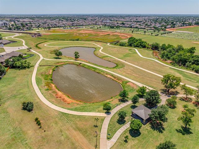 725 SW 12th Street, Moore, OK 73160