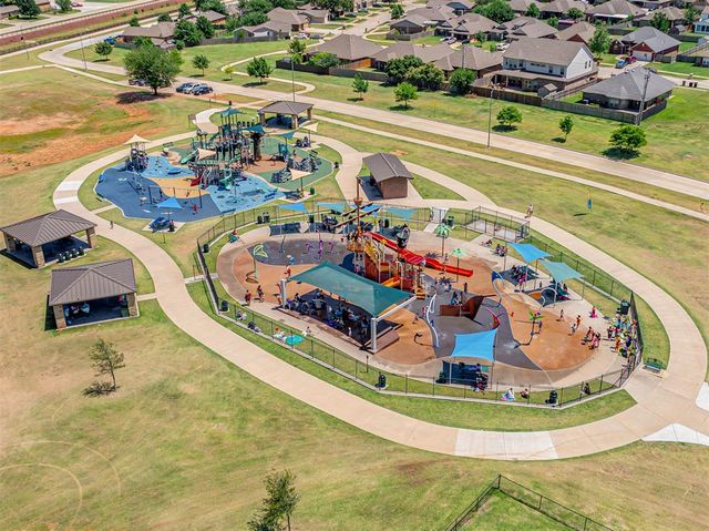 725 SW 12th Street, Moore, OK 73160