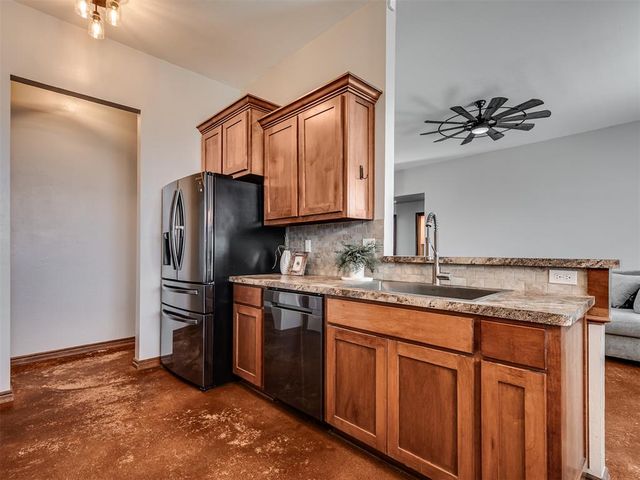 725 SW 12th Street, Moore, OK 73160