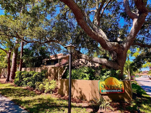 984 SUNRIDGE DRIVE J3, Sarasota, FL 34234