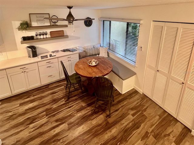 984 SUNRIDGE DRIVE J3, Sarasota, FL 34234