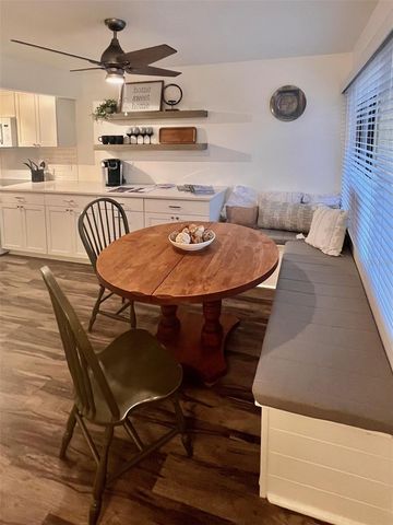 984 SUNRIDGE DRIVE J3, Sarasota, FL 34234