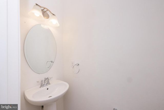 11 PANFILI LN, Hamilton, NJ 08610