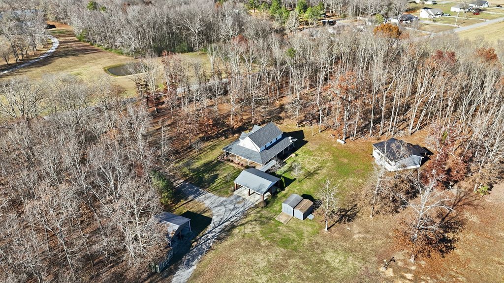 139 Limestone Rd, Elora, TN 37328