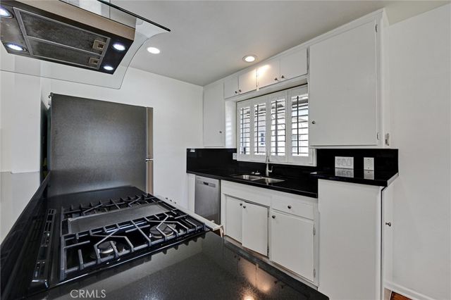 68 Lime Avenue 12, Long Beach, CA 90802