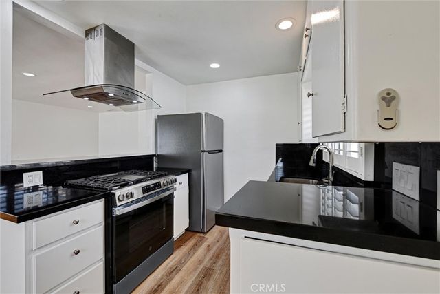 68 Lime Avenue 12, Long Beach, CA 90802