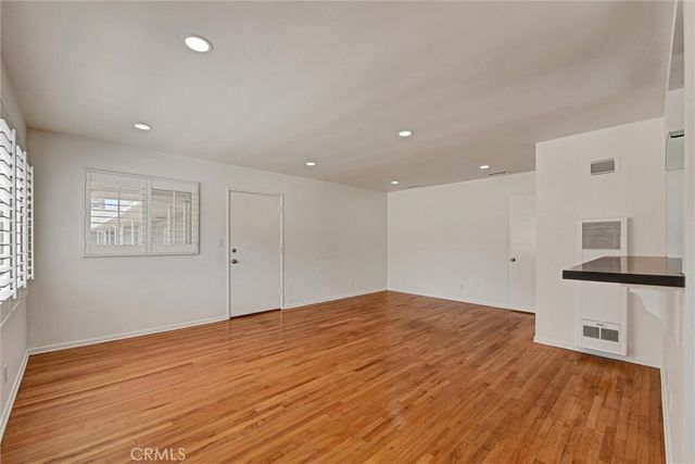 68 Lime Avenue 12, Long Beach, CA 90802