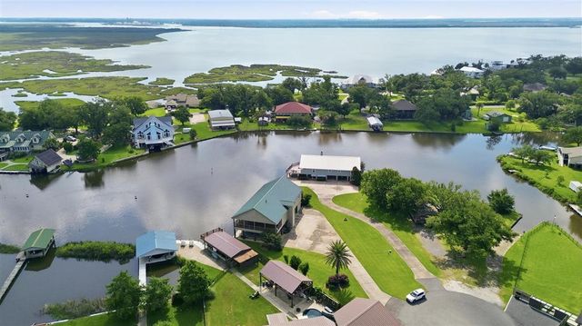1115 Point, Sulphur, LA 70665
