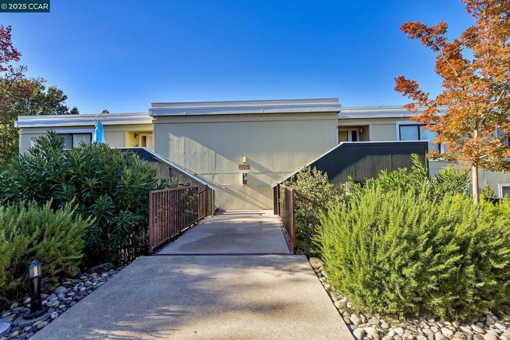 2057 Golden Rain Rd 4, Walnut Creek, CA 94595