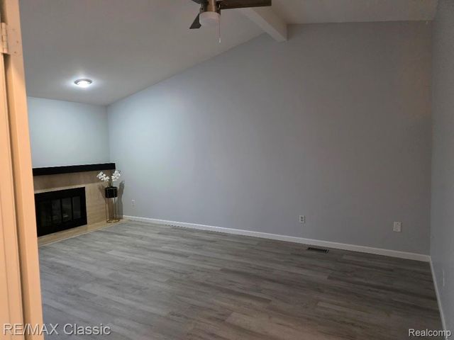 1806 S Hill Boulevard, Bloomfield Charter Township, MI 48304
