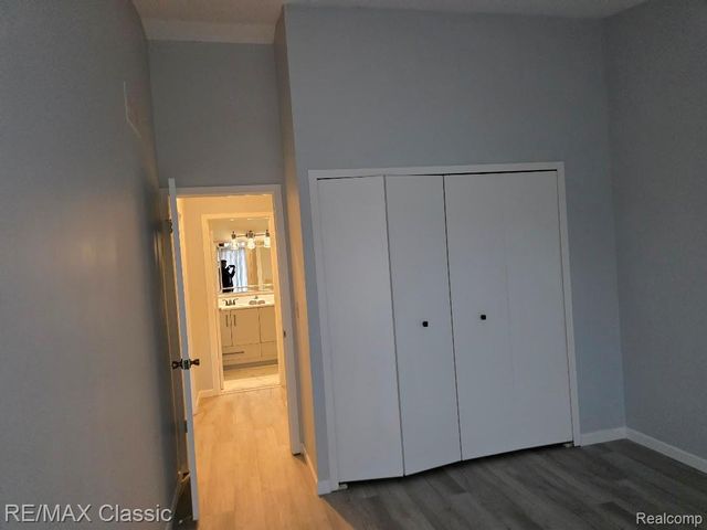 1806 S Hill Boulevard, Bloomfield Charter Township, MI 48304