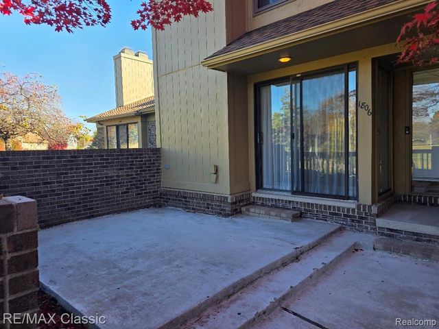 1806 S Hill Boulevard, Bloomfield Charter Township, MI 48304
