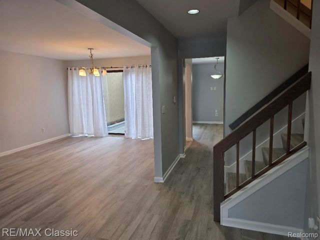 1806 S Hill Boulevard, Bloomfield Charter Township, MI 48304