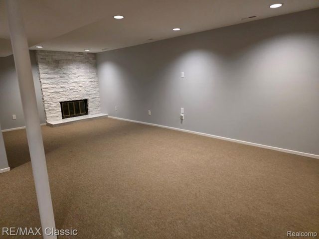 1806 S Hill Boulevard, Bloomfield Charter Township, MI 48304